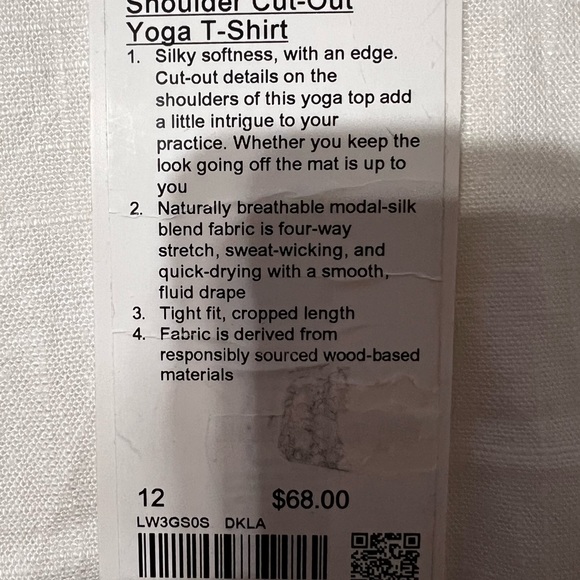 Shoulder cut out yoga T-shirt - Picture 6 of 9
